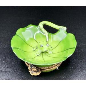 Limoges Authentic GR Peint Main Frog on Lily Pad Trinket Box Hand Painted France